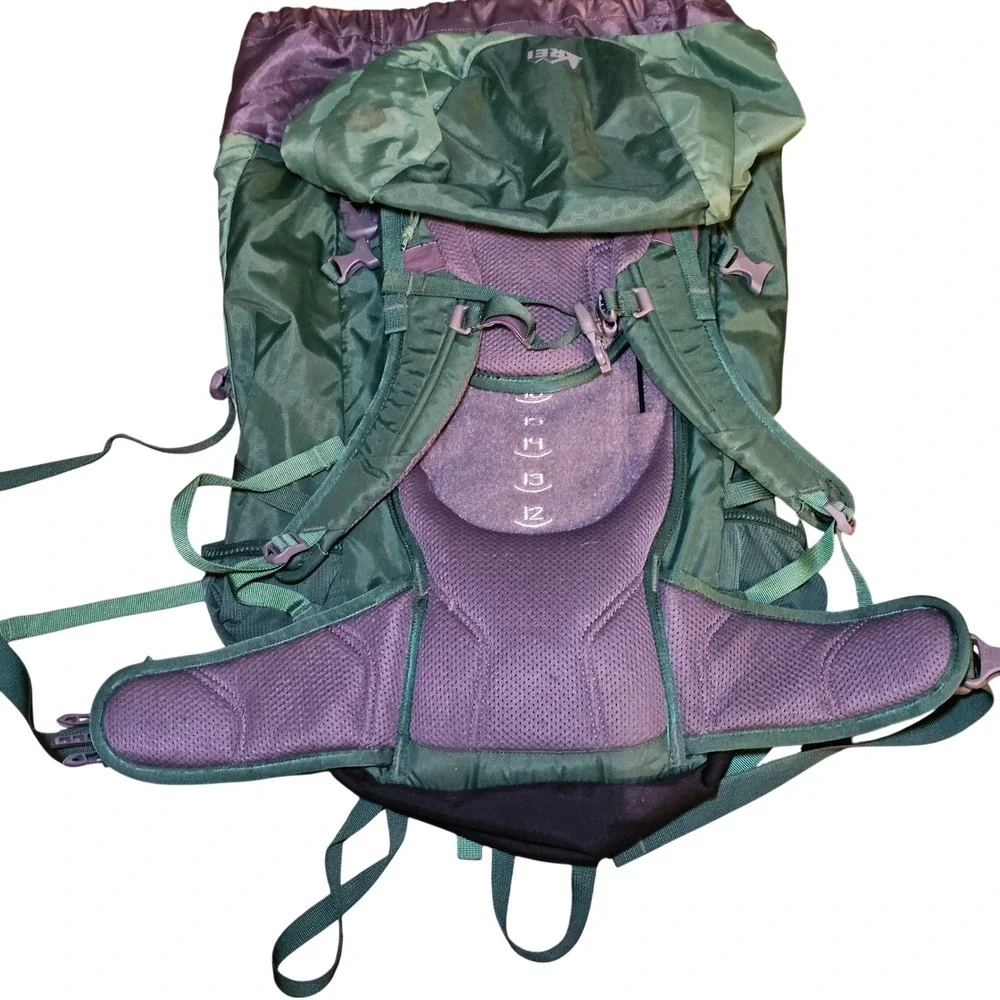 REI Passage 38 Youth Scouting Backpack Green Hiking Camping Hydration Overnight